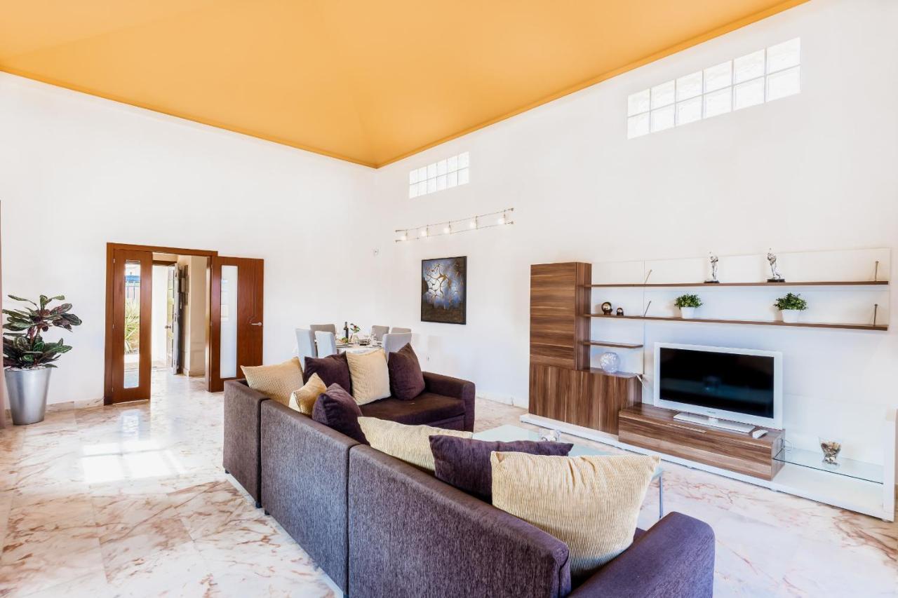 Villa Serenity Private Pool Corralejo By Holidays Home Extérieur photo